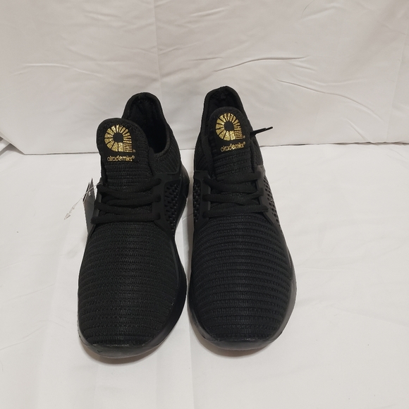 Akademiks tennis shoes Clearance